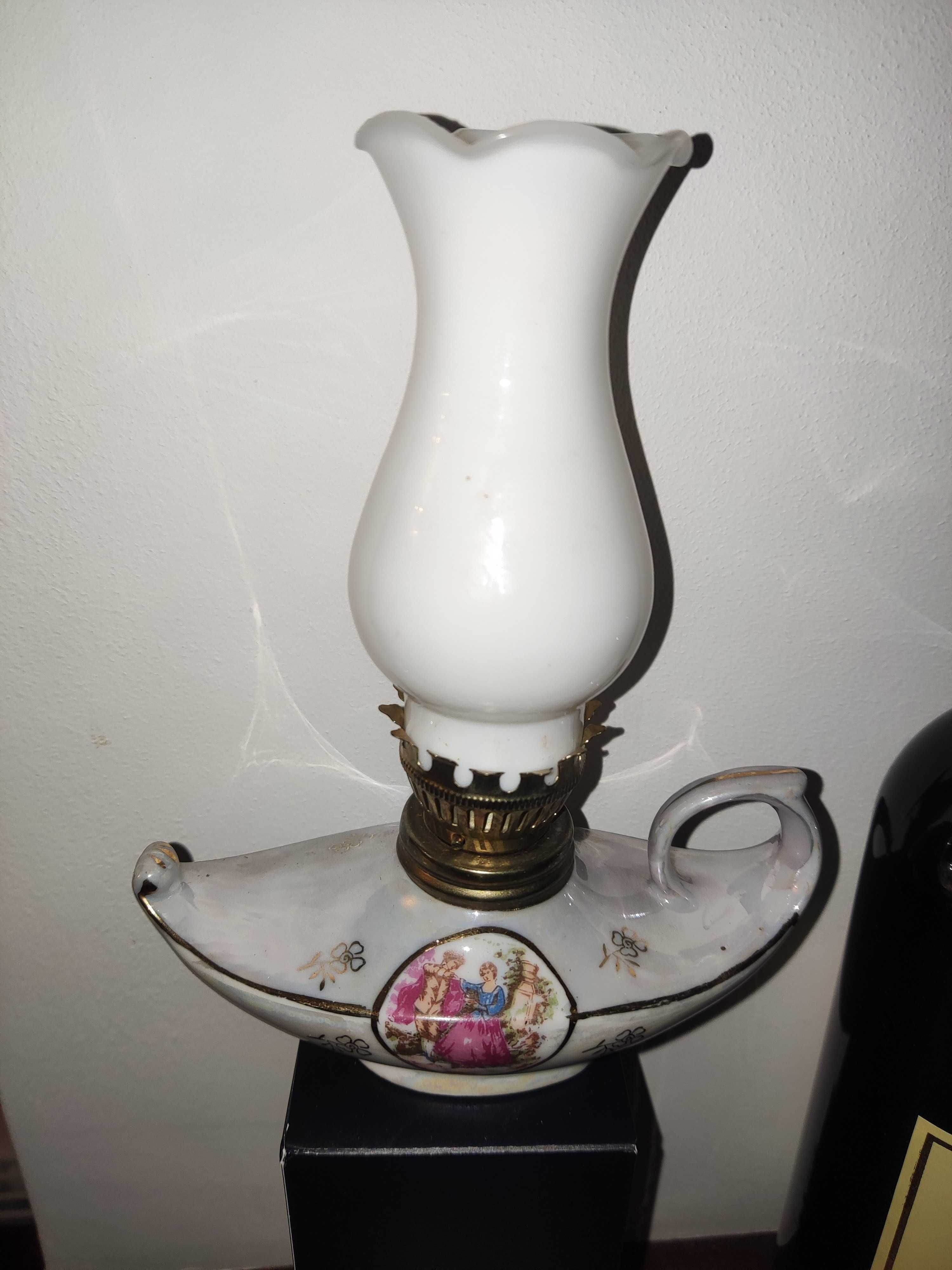 Kolekcjonerska porcelanowa mini lampka naftowa n10