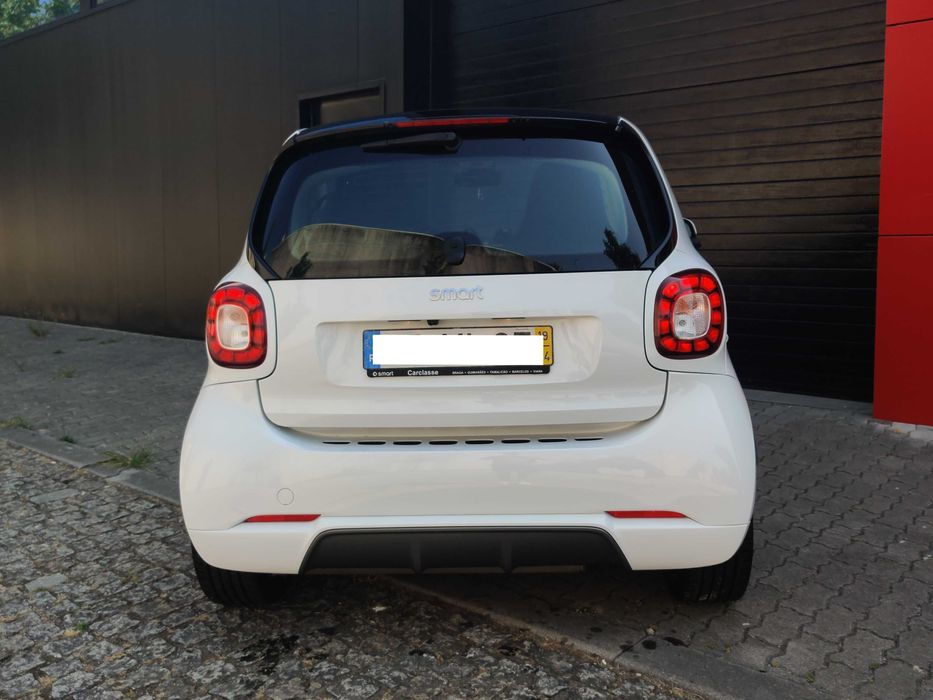 smart fortwo coupe
0.9 Turbo Urban Shadow Edition 2dr Auto