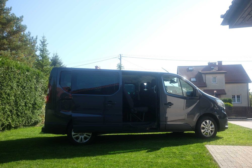 Wynajem,wypożyczalnia bus samochód 9 osobowy NOWY Renault Trafic