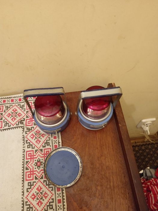 Продаю два ліхтарика ціна за 2 га 50 грн