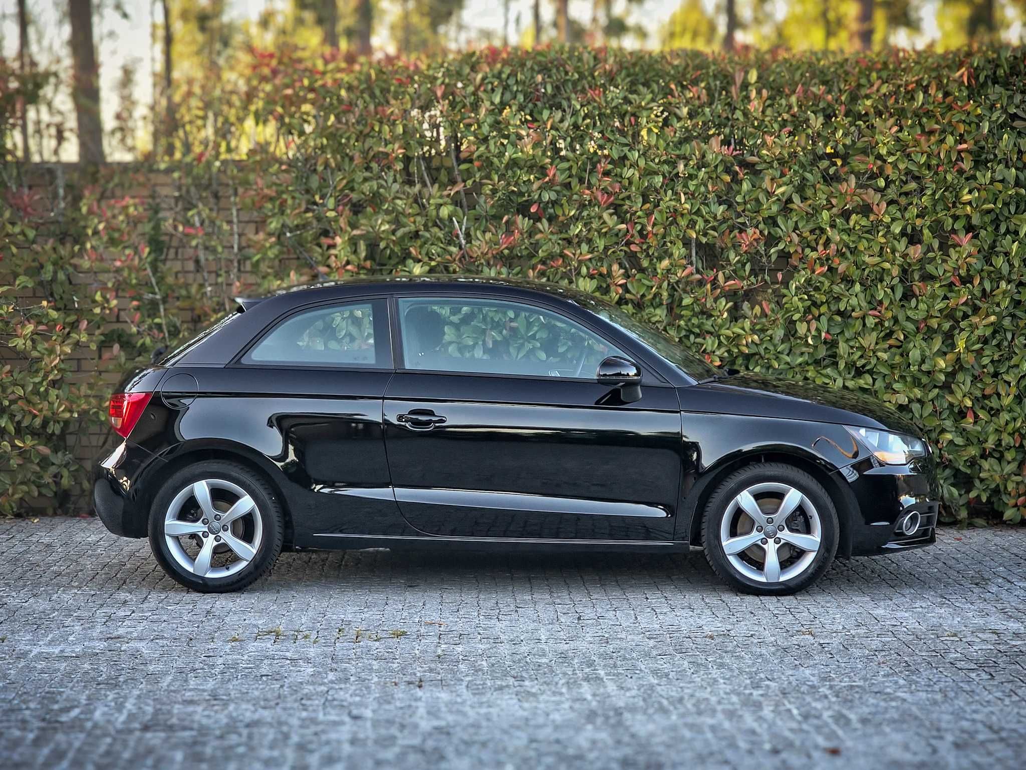 Audi A1 1.6 Tdi 105cv *Muitos extras*