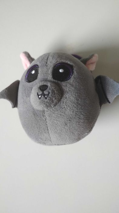 maskotka nietoperz Nikoś