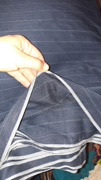 Відрізи різних тканин