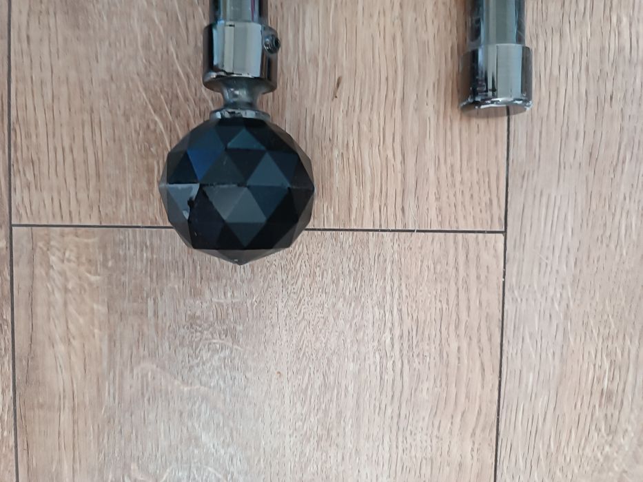 Karnisze żabki ozdobne