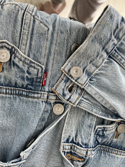 Джинсовий піджак levis розмір с