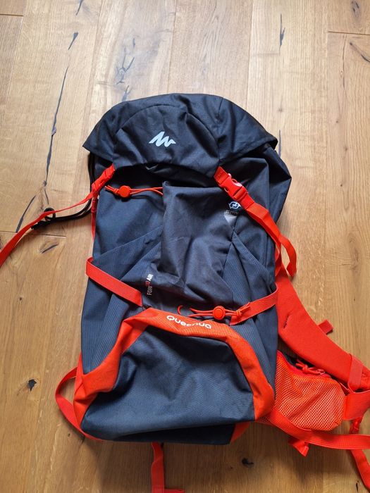 Plecak trekkingowy/górskie wyprawy Nowy Quechua Forclaz 30 Air Czarny