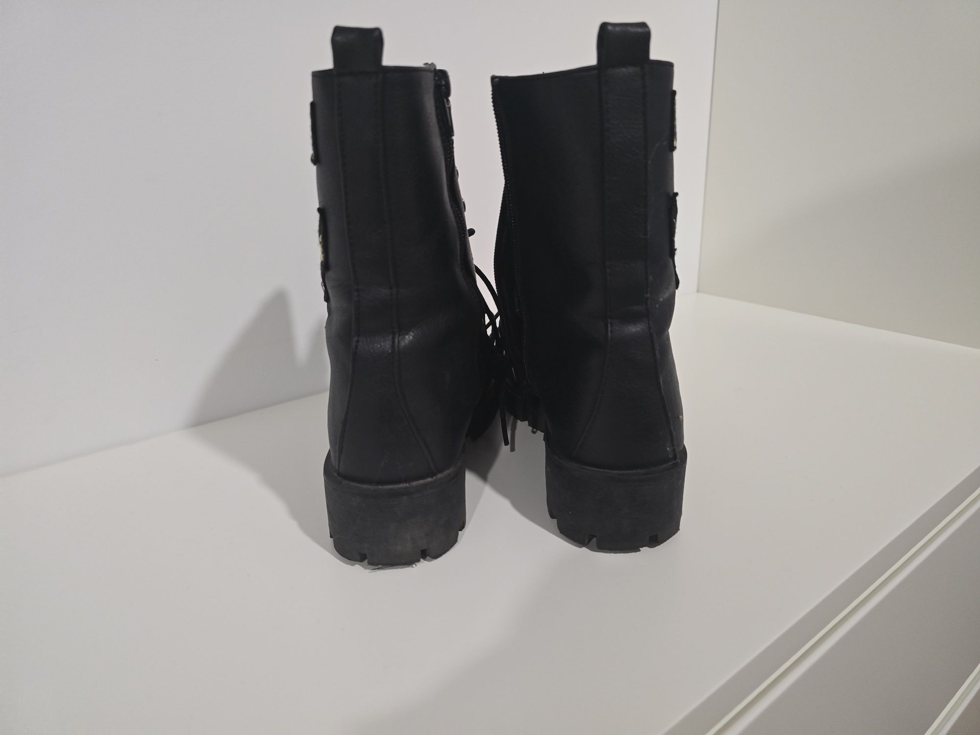 Botas tamanho 38