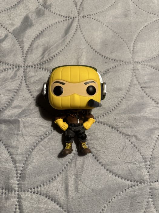 4 bonecos Pop funko de fortnite
