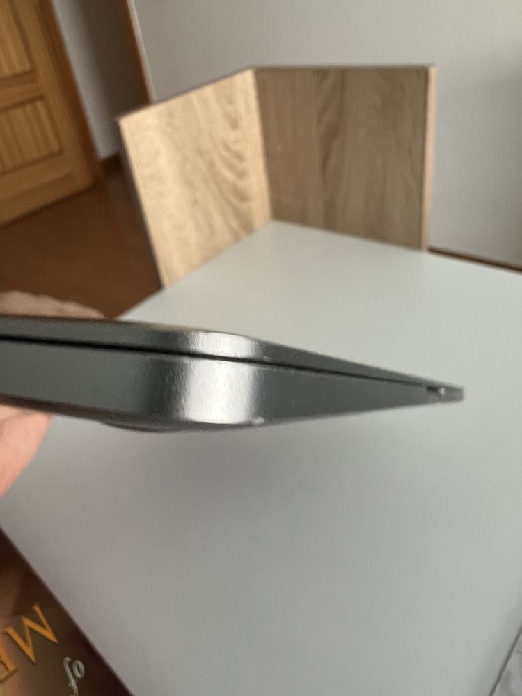 MacBook Pro 13” A1708 – Para Reparar – 120€ (negociável)