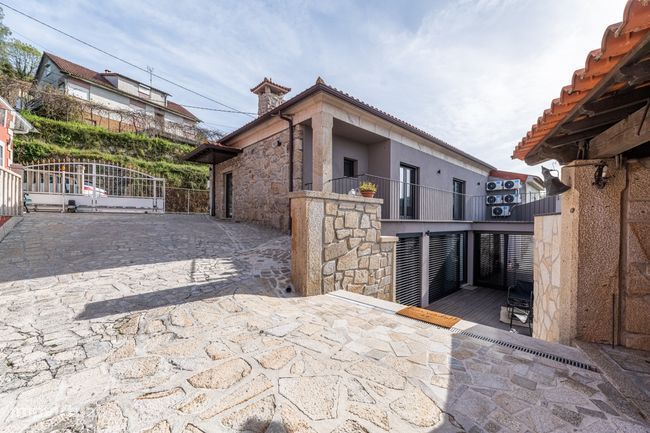Moradia T2+1 Semi Nova (Ribeira do Neiva)
