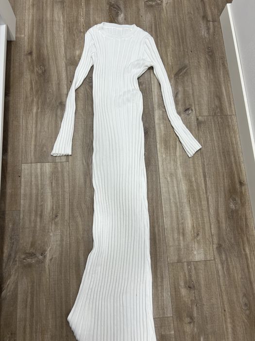 Сукня біла вязана