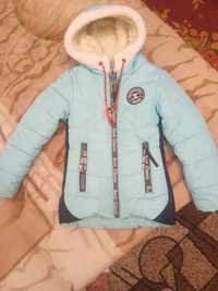 Зимняя курточка на девочку 5-6 лет