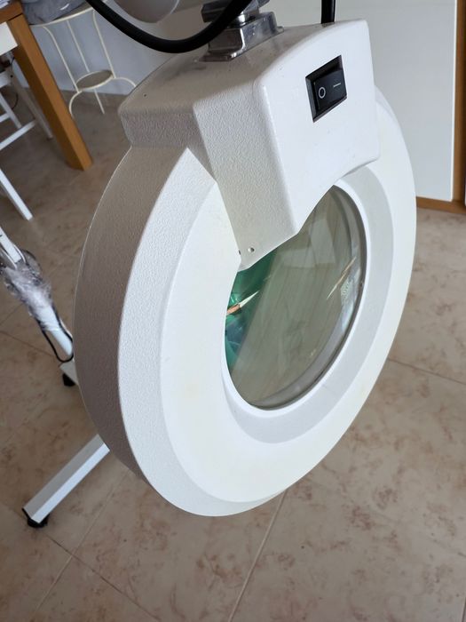 Lupa Luminária estética e cabeleireiro