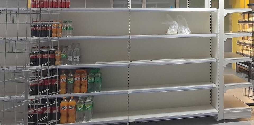 Używane Regały Sklepowe Metalowe – Przyścienne i Gondole – Solidne