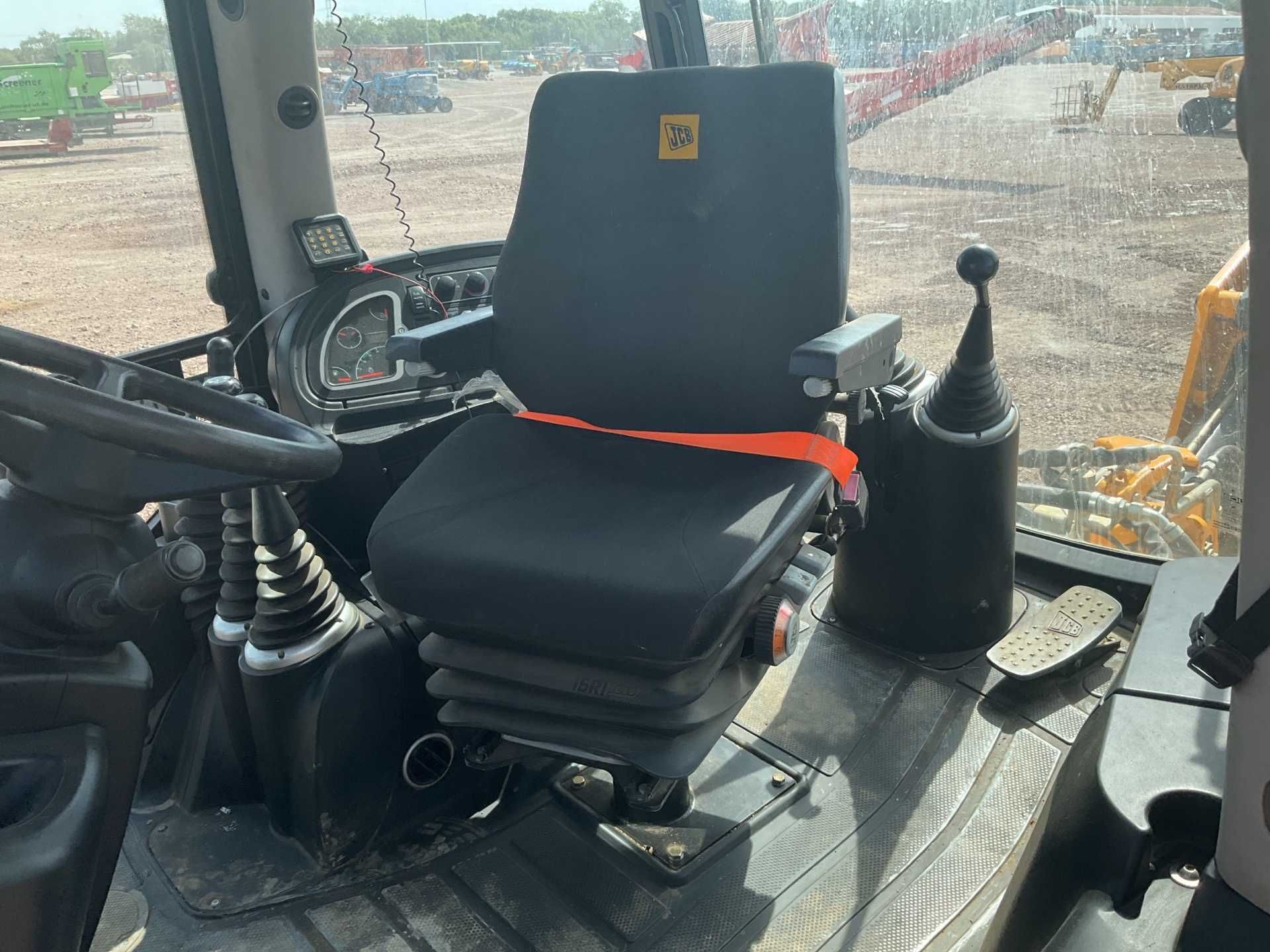 Retroescavadora JCB 3CX 2019