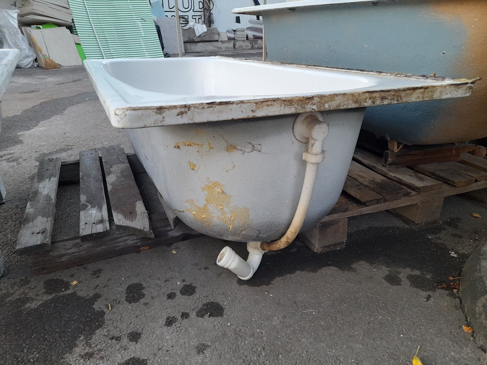 Чугунні та металеві ванни.  Осокорки.