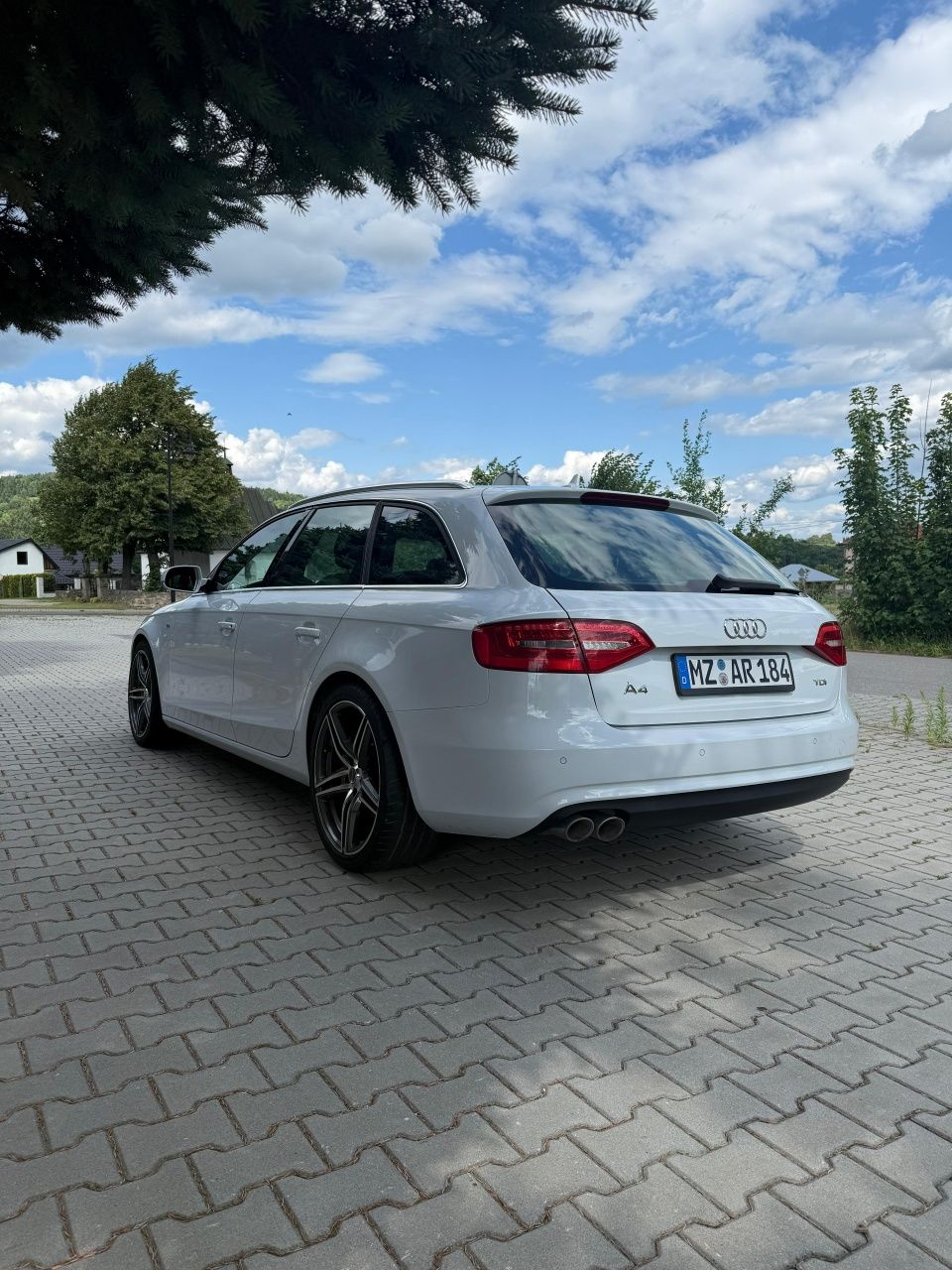 Audi A4 B8 !! 2.0 TDI ! LED ! S-Line ! Borbet !