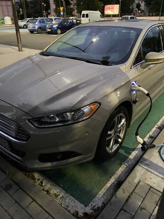 Ford Fusion Plug in Titanium