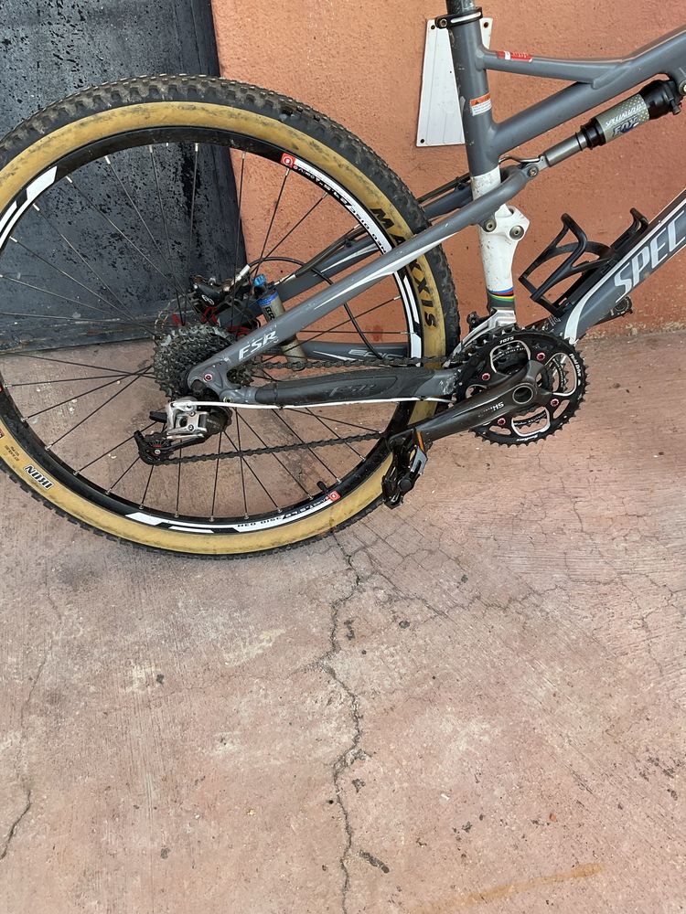 Bicicleta SPECIALIZED EPIC, bem equipada fox