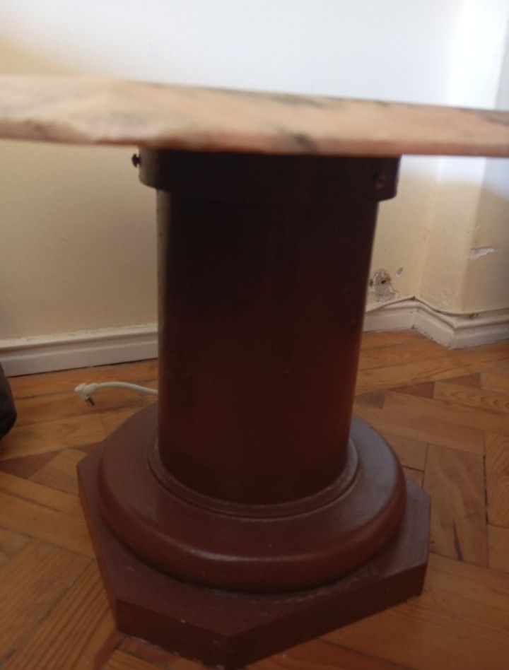 mesa de madeira mogno com tampo de mármore nova