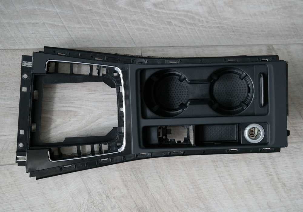 Накладка для центральной консоли (панель), Подстаканник VW Golf VII 7