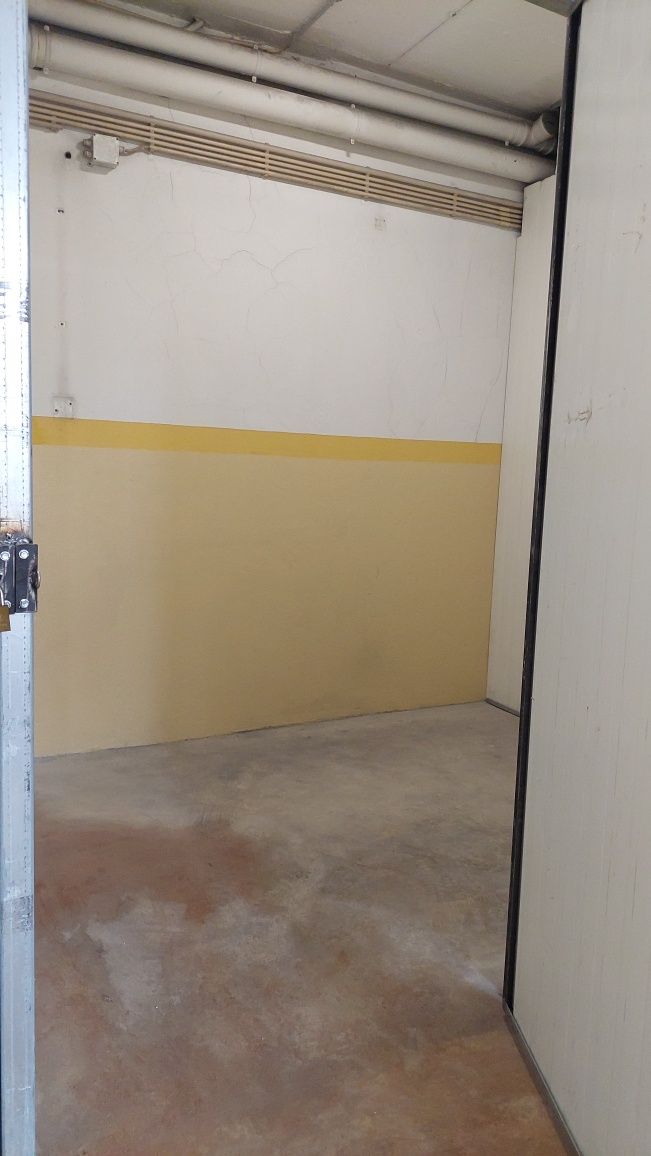 Arrenda-se box a partir 6m2 Setubal