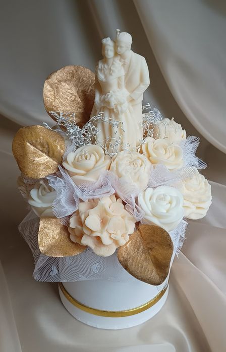 Flower Box ze świec sojowych ślubny z parą młodą