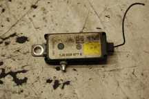 WZMACNIACZ ANTENY 1J0035577E 1J0035577D VW PASSAT B5 LIFT BORA