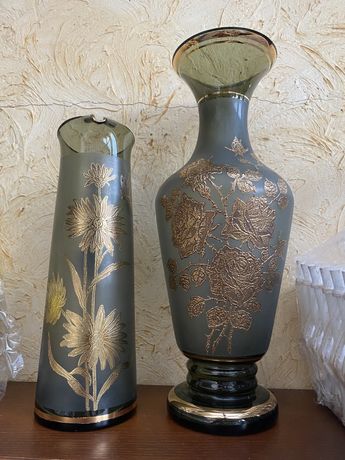 Декоративная ваза и кувшин с гравировкой