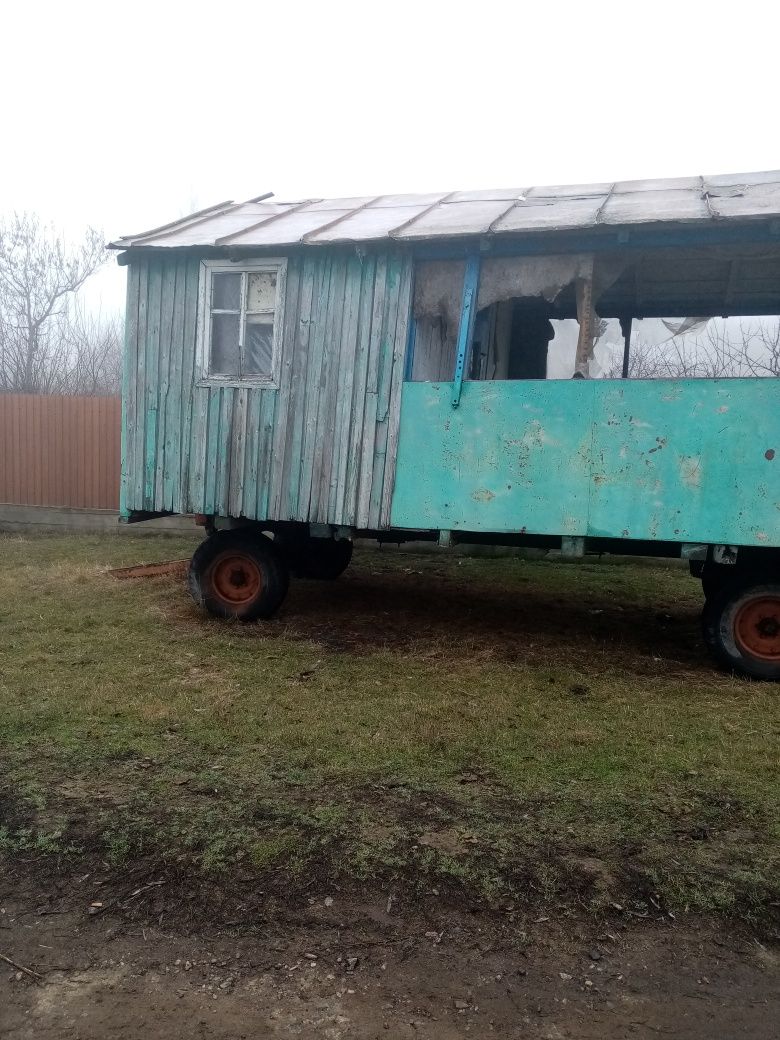 Продам домік на тракторному прицепі