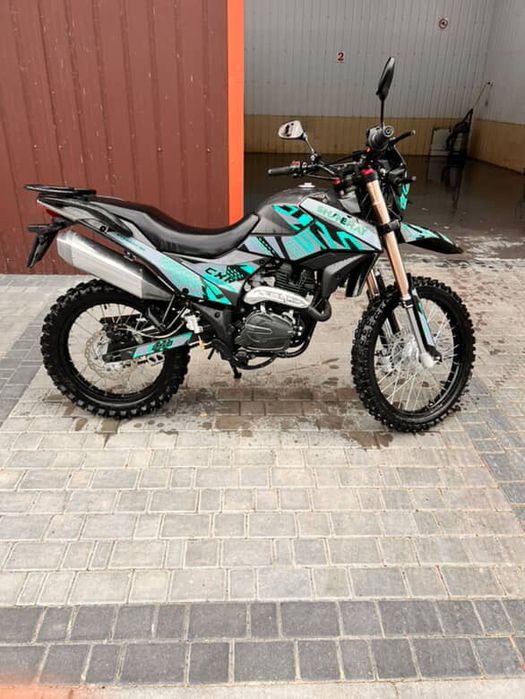 Мотоцикл в дуже гарному стані брався новий з магазіна