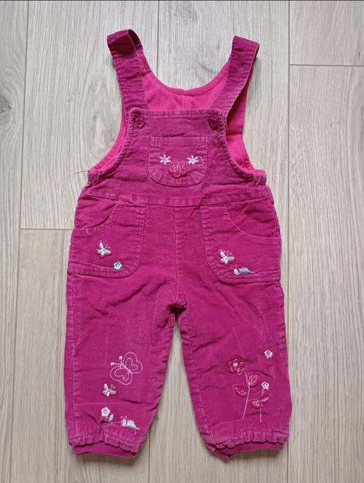 Ogrodniczki sztruksowe różowe z haftowanymi kwiatami ocieplane z polar