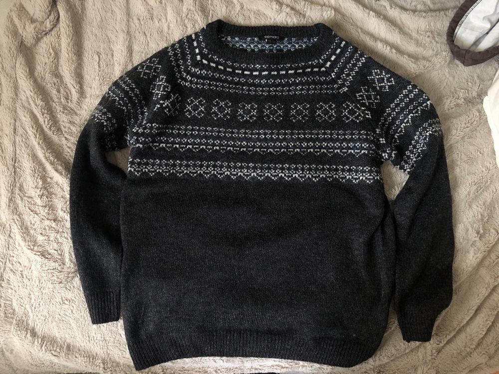 ciepły sweter z wzorami