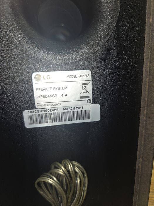 LG FAS 166 F , kolumny