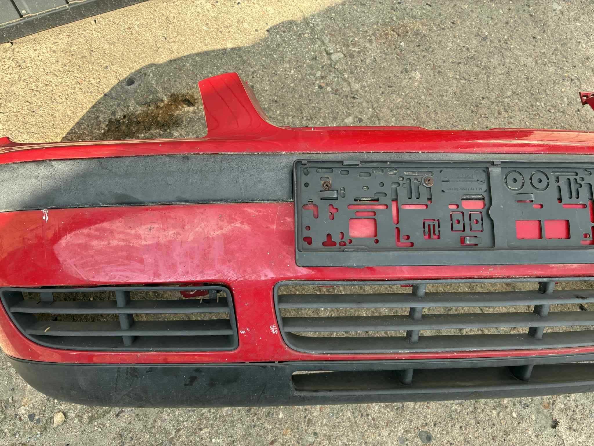 zderzak przód przedni czerwony vw volkswagen golf 4 iv bora LY3D