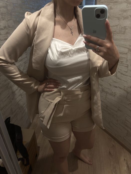 Костюм жакет з шортами, розмір S