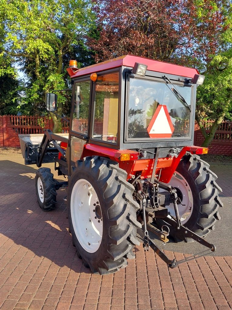 Yanmar tur 4x4 4cylindry