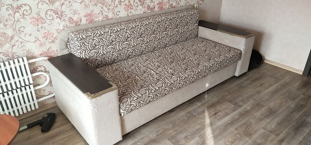 Диван б/у  в хорошем состоянии