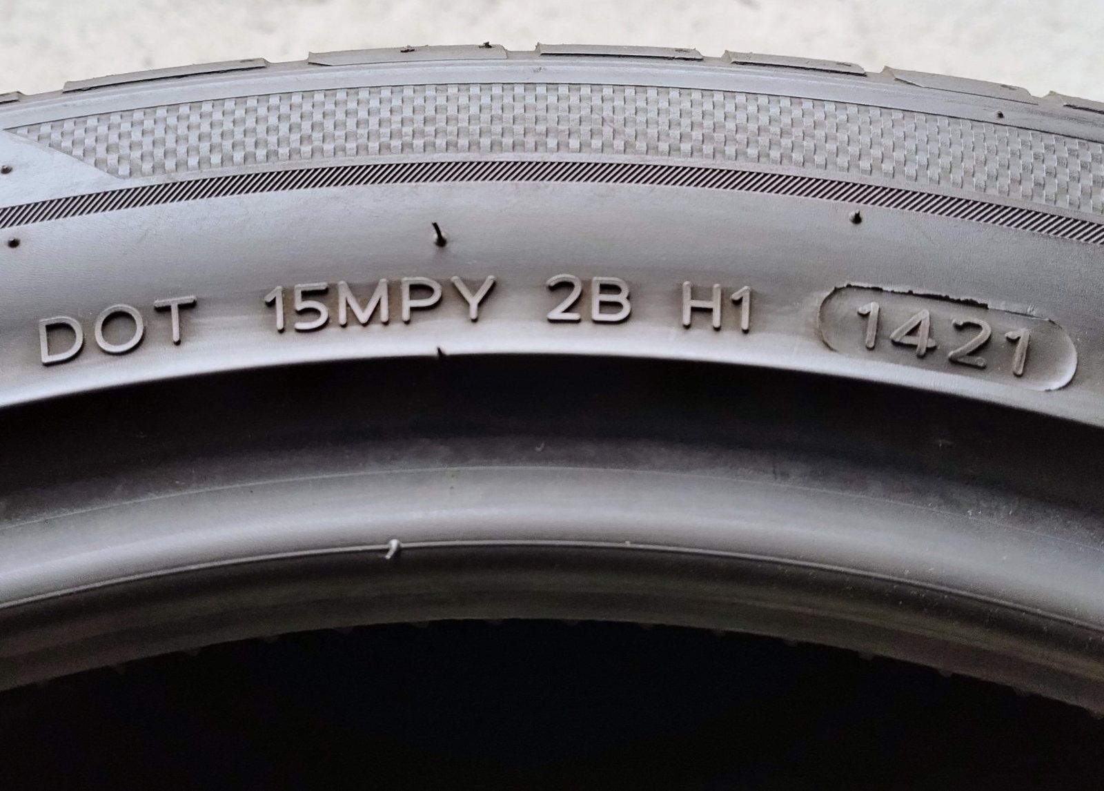 Шини б в літні R19 235/45 Hankook Ventus S1 Evo3