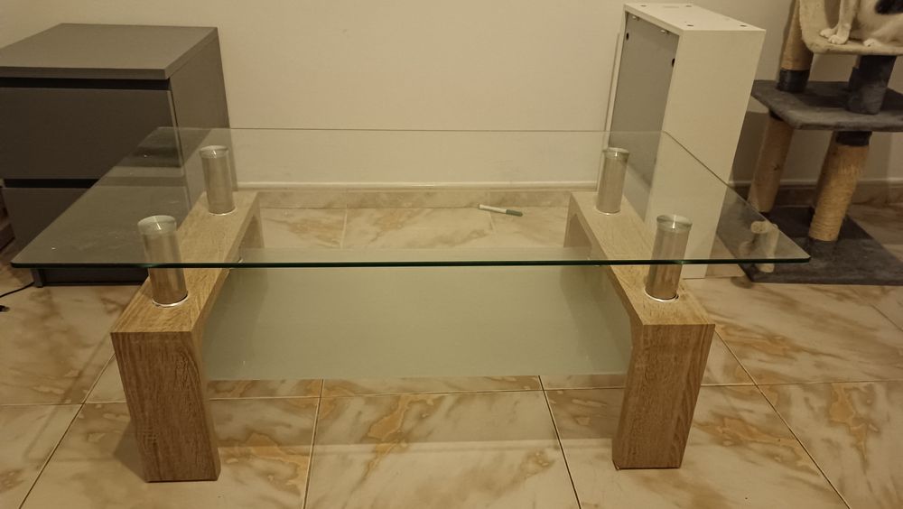 Mesa moderna como nova