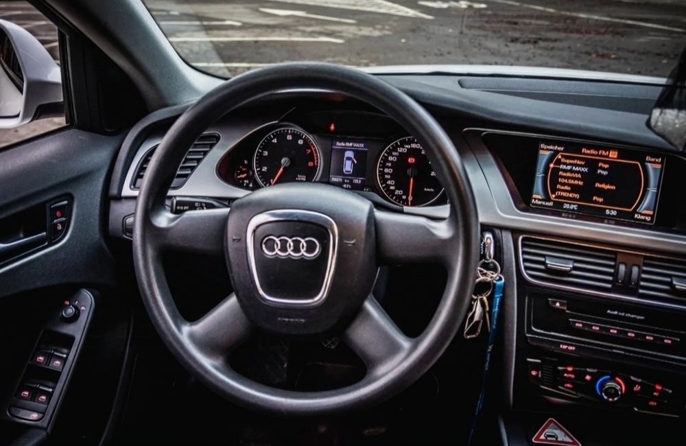Audi a4 b8 2.0T 180km bezź wady olejowej ! Czytaj opis