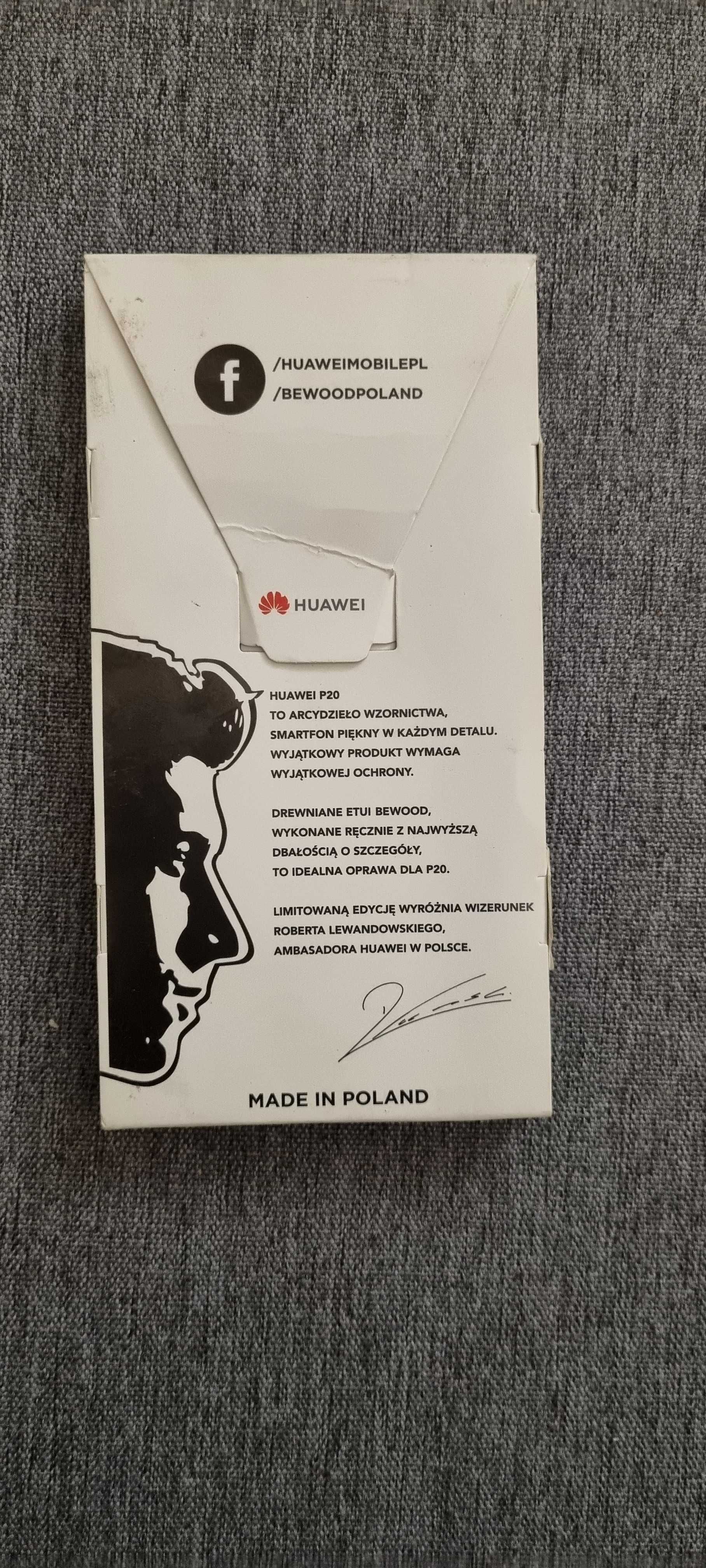 Etui Huawei P20 z drewna insygnowane Robertem Lewandowskim