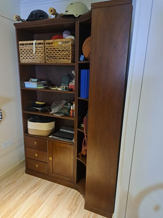 Móvel em Madeira Escura – Lateral Curva – Excelente Estado