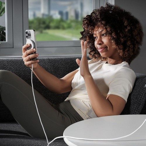 Ładowarka indukcyjna ESR QI2 Mini Wireless Charger Halolock 15W