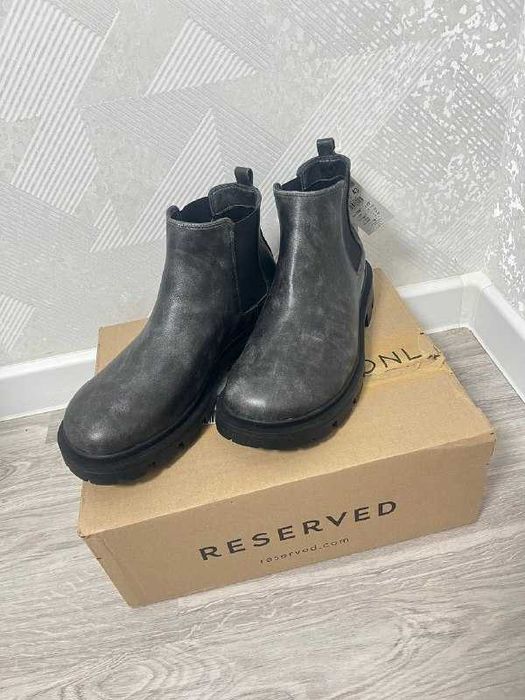 Продам новые мужские ботинки, Reserved 43 размер