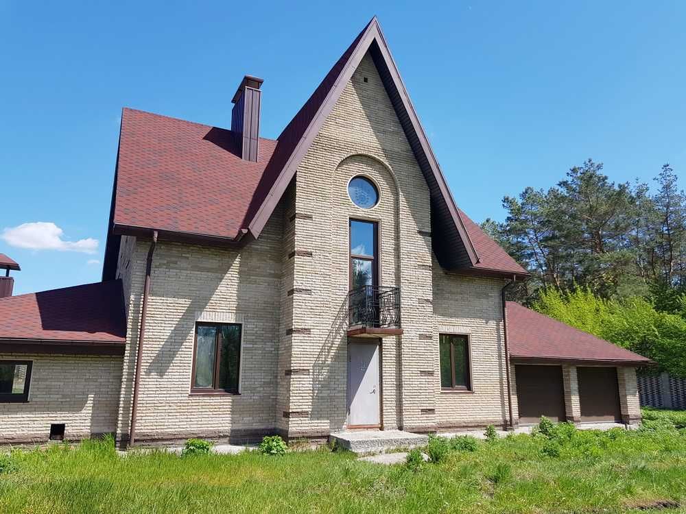 продам будинок 240 м. біля лісу у котеджному містечку