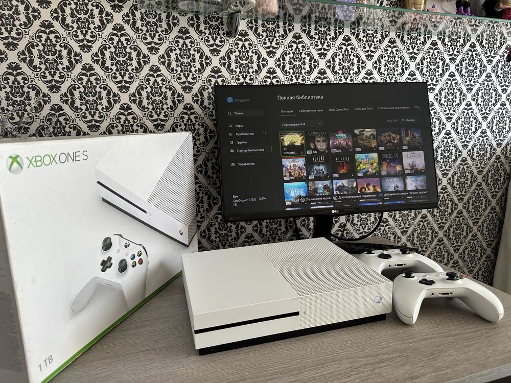 Ігрова приставка Xbox One S| 1 TB| GAME PASS