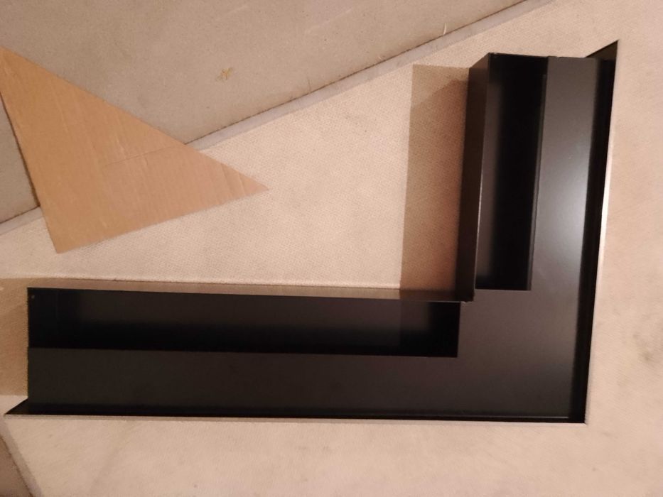 Kratka kominkowa SREBRNA NAROŻNA 60 x 40 x 9 cm KNAP