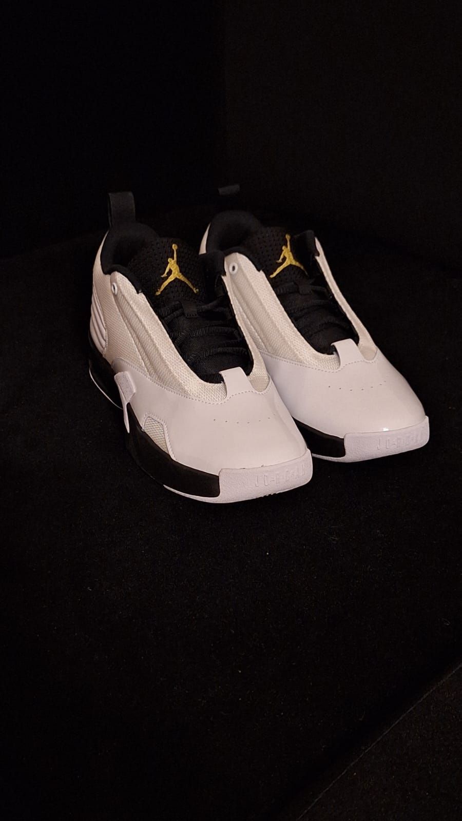 Кросівки Jordan Max Aura 6 FQ8298 101 US9.5 EU 43 27.5CM