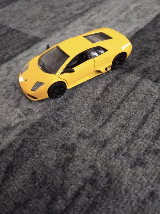 Металева колекційна машинка lamborghini